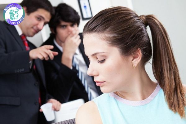 Sử dụng lời nói ngụ ý tình dục có được xem là quấy rối tình dục nơi công sở không? Nhân viên có quyền đơn phương chấm dứt hợp đồng lao động khi bị quấy rối tình dục không?