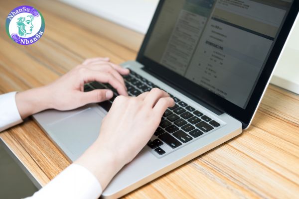 Chấp hành viên cao cấp có yêu cầu phải biết sử dụng công nghệ thông tin cơ bản không?