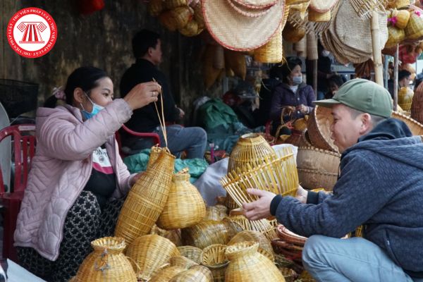 Chợ Viềng Nam Định có phải là phiên chợ cầu may độc đáo vùng đồng bằng Bắc Bộ không? Cá nhân kinh doanh trong chợ không niêm yết giá bán hàng hóa rõ ràng bị phạt bao nhiêu?