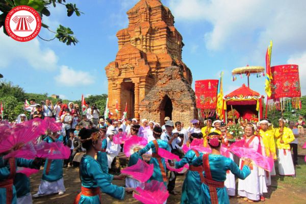 Lễ hội tháp bà Ponagar diễn ra hàng năm ở tỉnh nào và mang ý nghĩa gì? Nhân viên văn phòng tham gia lễ hội tháp bà Ponagar cần có trách nhiệm gì?