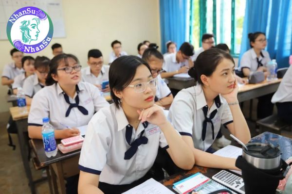 Mẫu soạn văn học kì 2 lớp 10 hay nhất 2025?