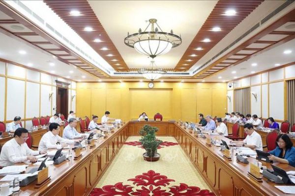 Sắp xếp bộ máy hành chính
