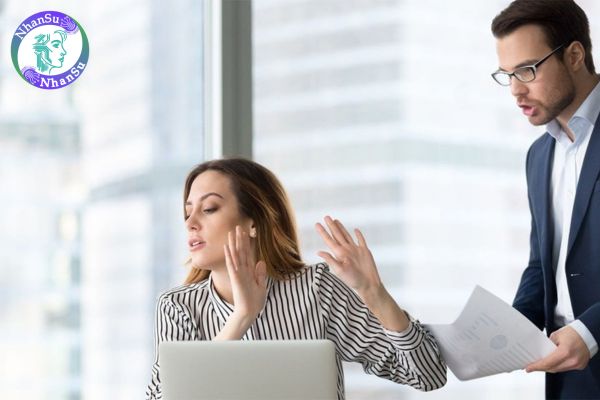 Sếp bắt tuyển người thân quen dù biết không phù hợp thì nên xử lý thế nào?