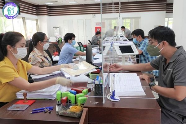 Tinh giản biên chế cán bộ công chức viên chức cấp xã khi tổ chức chính quyền địa phương 02 cấp trong thời hạn ra sao?