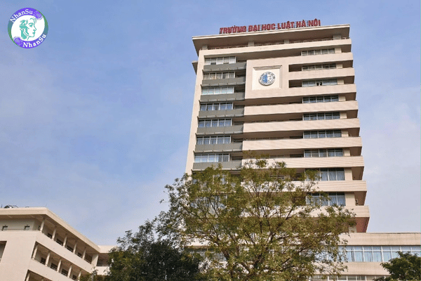 Cổng trường Đại học Luật Việt Nam