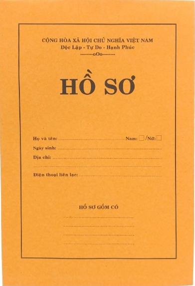 Bìa hồ sơ xin việc truyền thống gồm sơ yếu lý lịch, đơn xin việc và giấy tờ cá nhân